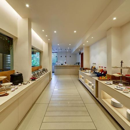 Regenta Place Raysons 戈尔哈布尔 外观 照片